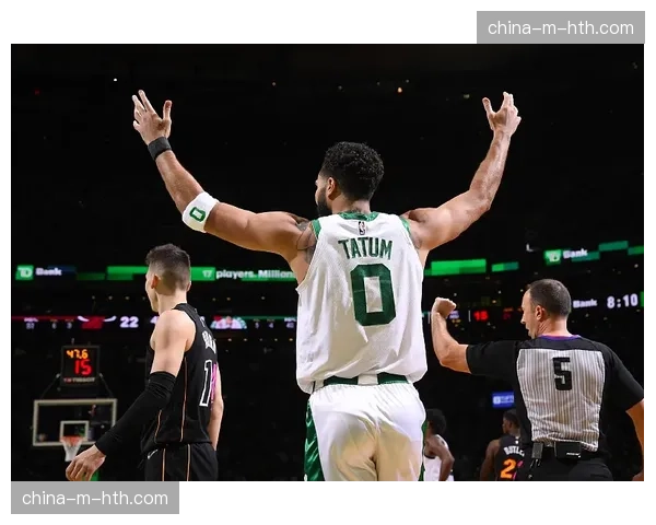 深度复盘：凯尔特人末节崩盘负于尼克斯，塔图姆关键球选择再遭质疑