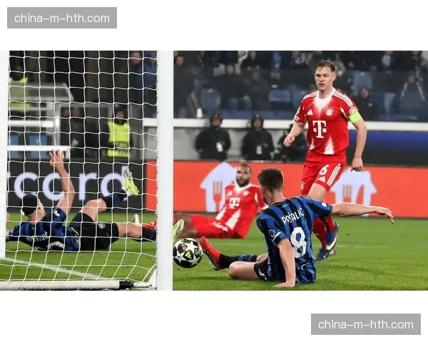 转播画面捕捉到看台：前拜仁主帅现场考察对手防守阵型